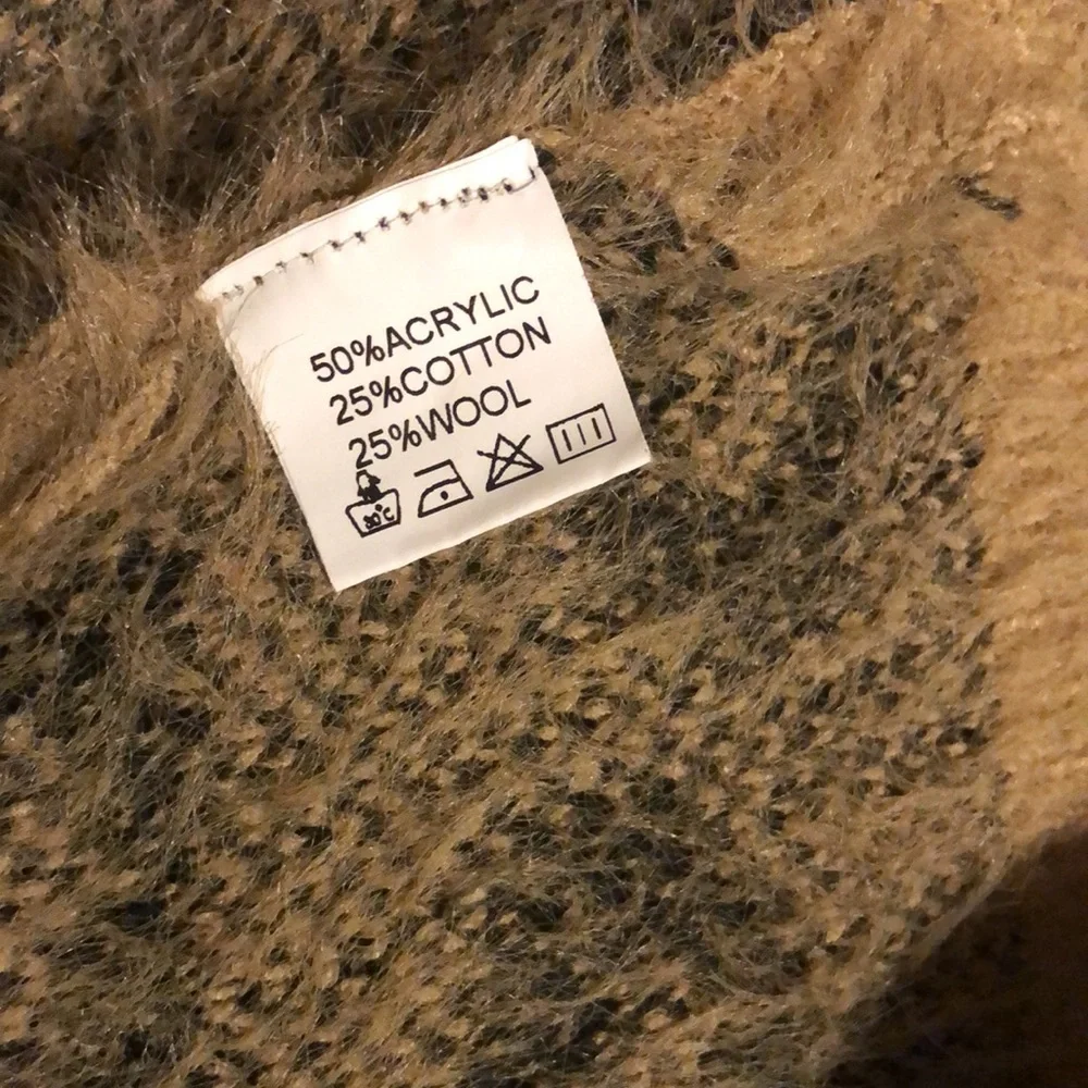 Simply Couture Cozy Leopard Oversized Cardigan Sweater Button Up - Picture 10 of 11
